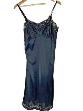 Vintage Vanity Fair SZ 36 Black Lacey Slip LBD